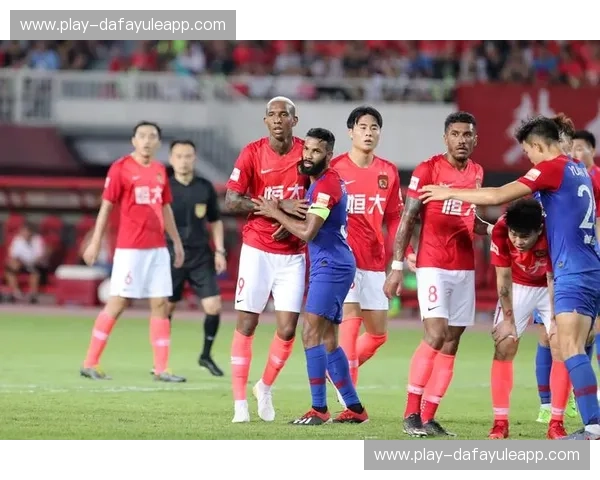 巅峰对决，激情重燃：恒大与国安的绿茵史诗“回放”